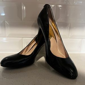 Michael Kors ladies pumps, black, size 9. Brand new, never worn.